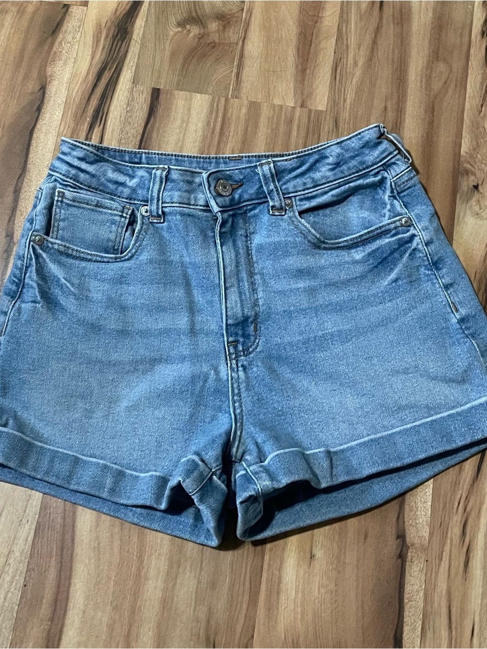 American Eagle Vintage Style Denim Mom Shorts Cuffed Hem Sz 2